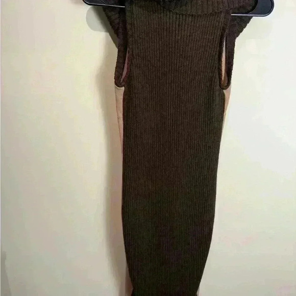 Authentic dolce and Gabbana size 28/42 fits like a size small dress - Picture 4 of 5